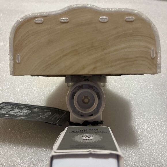 Bath & Body Works Wallflowers Holiday Village Light PROJECTOR Fragrance‎ Plug-In - Picture 3 of 15